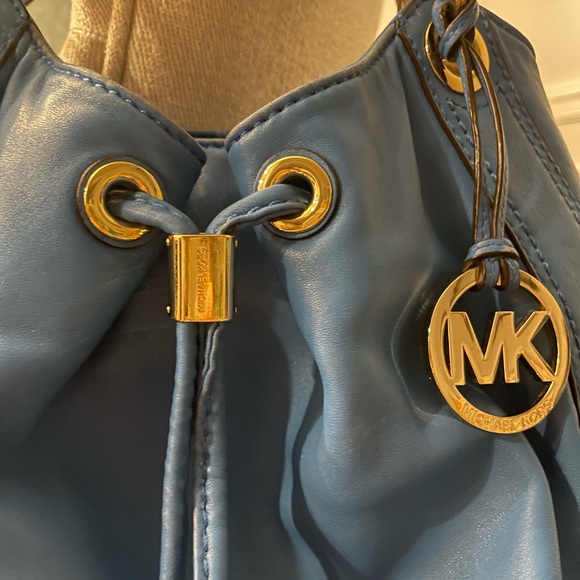 Michael Kors Sky Blue Shoulder Bag - Picture 2 of 10